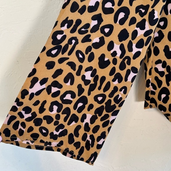 NWT Women’s leopard print boho, bell sleeve blouse by Hippie Rose Sz. S - Picture 3 of 16